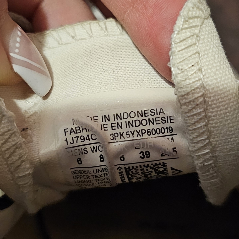 Converse Cream Low-Top Sneakers - Picture 4 of 4